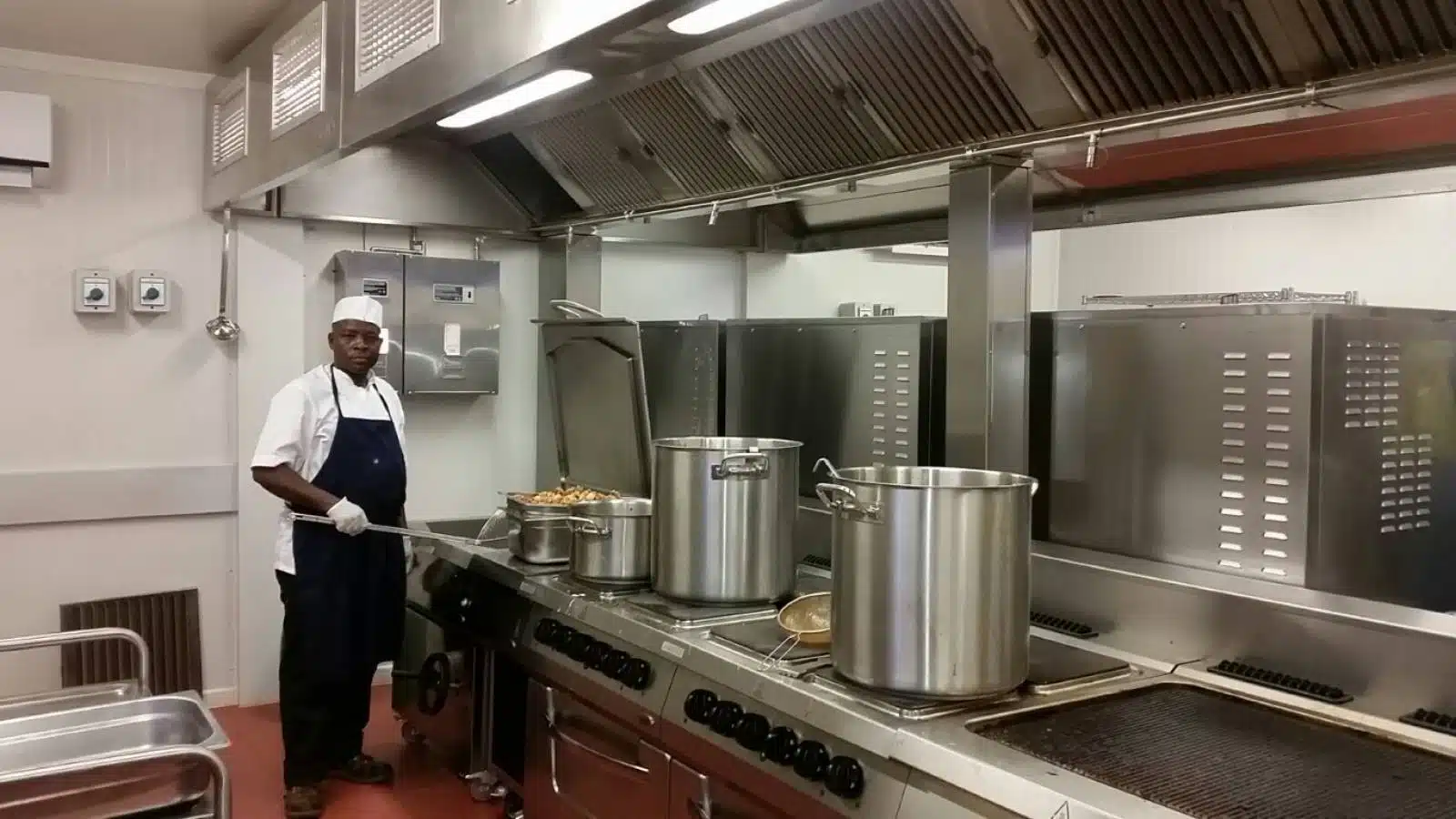 40ft mobile kitchen made from shipping container in Florida